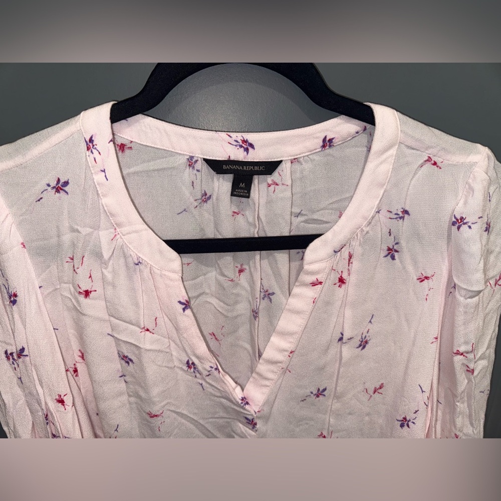Banana Republic Light Pink Floral Blouse - Picture 3 of 7
